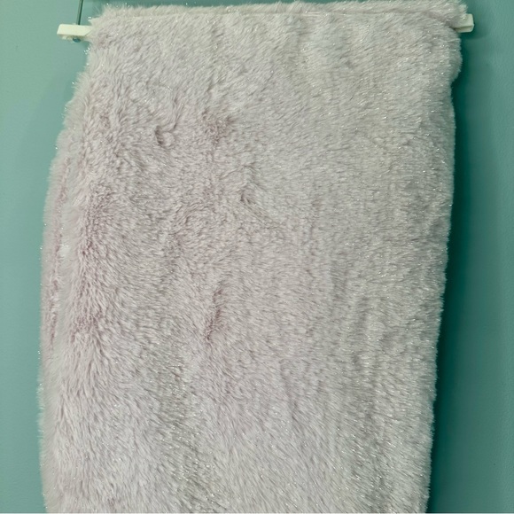 CUPCAKES & CASHMERE THROW SPARKLE BUNNY LILAC FAUX FUR BLANKET - Picture 12 of 16